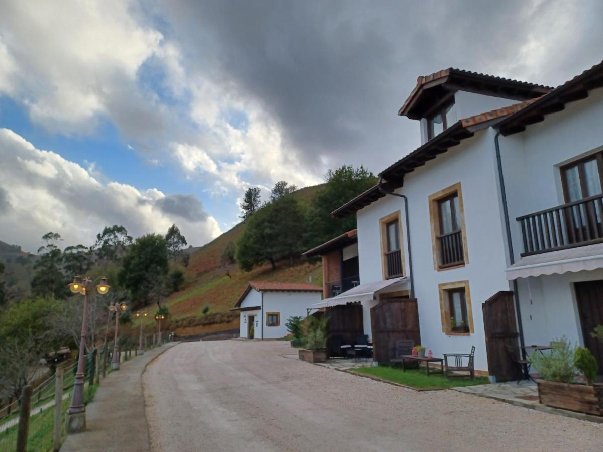 Apartamentos El Llanin Onís Kültér fotó