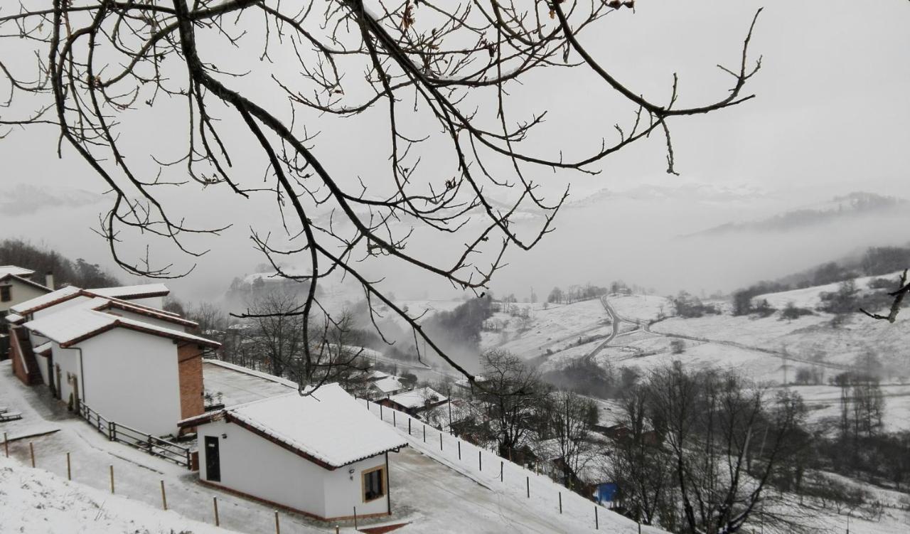 Apartamentos El Llanin Onís Kültér fotó